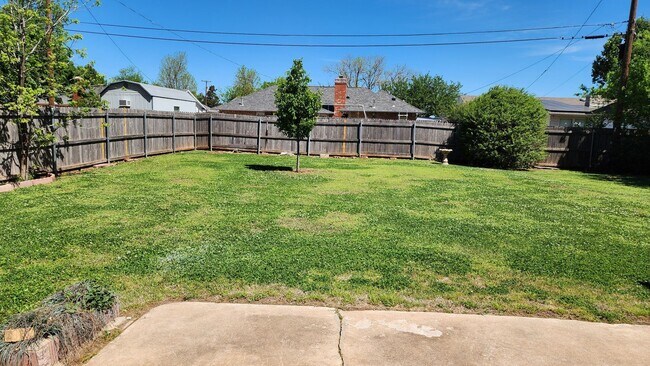 Foto del edificio - Beautiful 3 Bed 2 Bath Home In Desirable E...