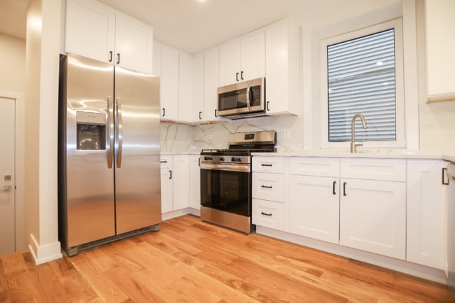 Photo - 2308 W Foster Ave Apartment