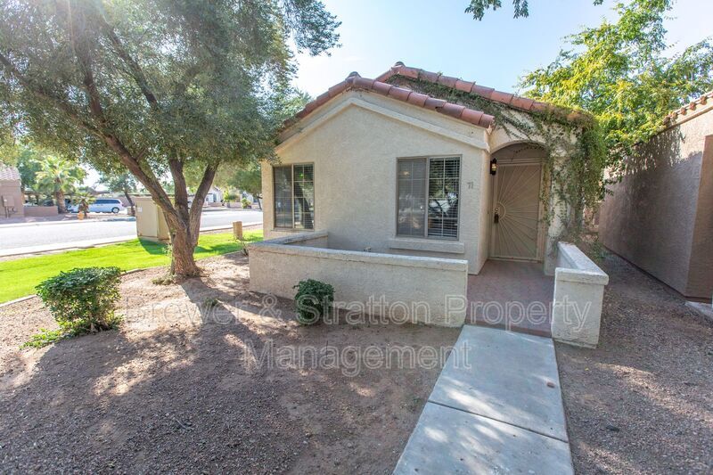 Foto principal - 875 S Nebraska St