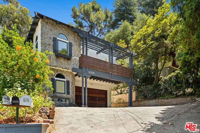 Foto del edificio - 10275 Oletha Ln