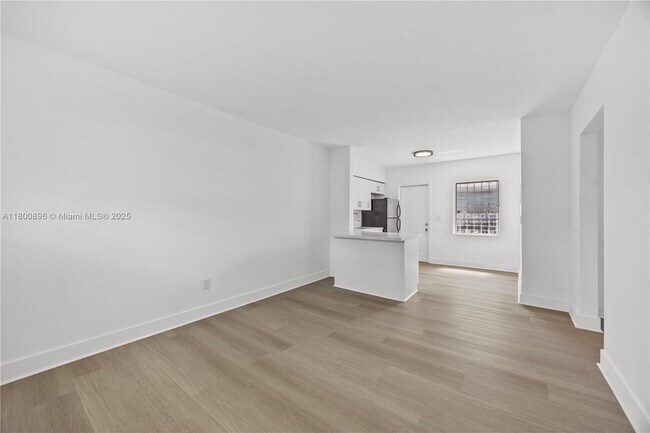 Foto del edificio - 171 NW 56th St