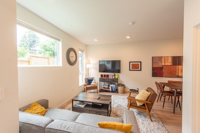 Foto del edificio - 3238 14th Ave W