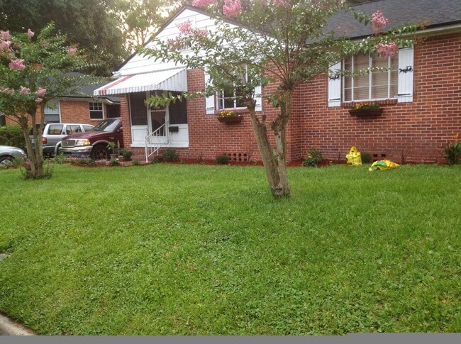 Front - 3153 Fairwood Lane West