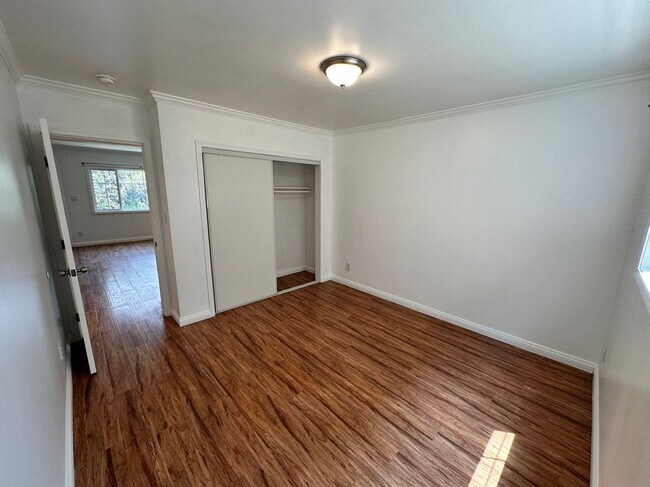 Foto del edificio - 5209 Navarro St