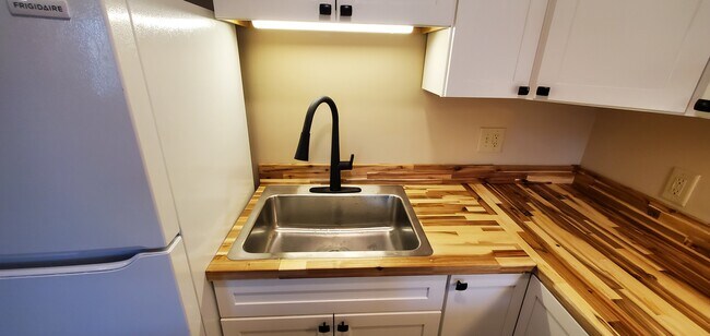 Fregadero de cocina - 303 Clint Norris Rd