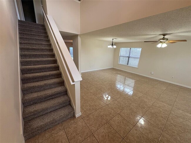 Foto del edificio - 1367 Lakeside Loop