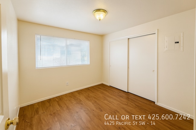 Foto del edificio - 4425 Pacific St SW