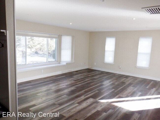 Foto del edificio - 3 br, 3 bath House - 5200 Silver Sage