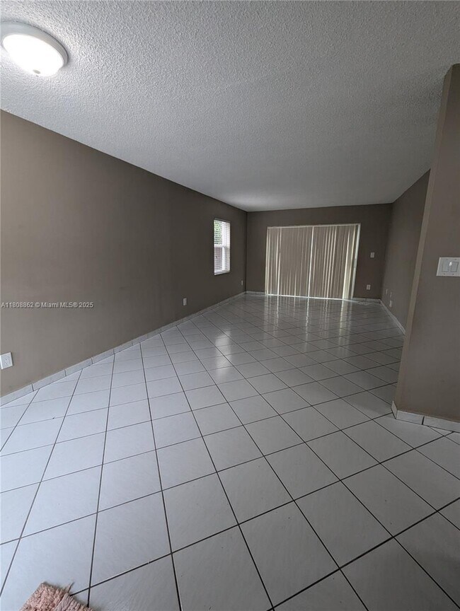 Building Photo - 6902 SW 114th Ave