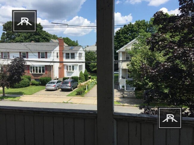 Building Photo - 3 bedroom in Newton MA 02458