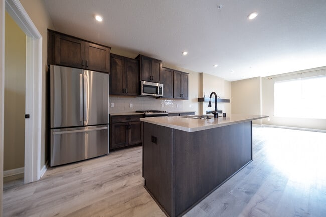 Foto del edificio - 6637 Jody Ave S