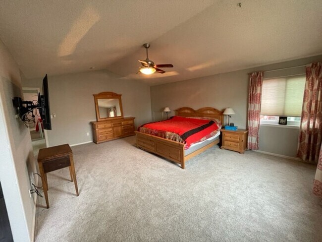 Foto del edificio - Beautiful 3-BR 3-BA + Office "Wont Last Long"