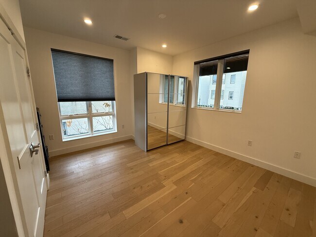 Foto del edificio - 946 Saratoga St