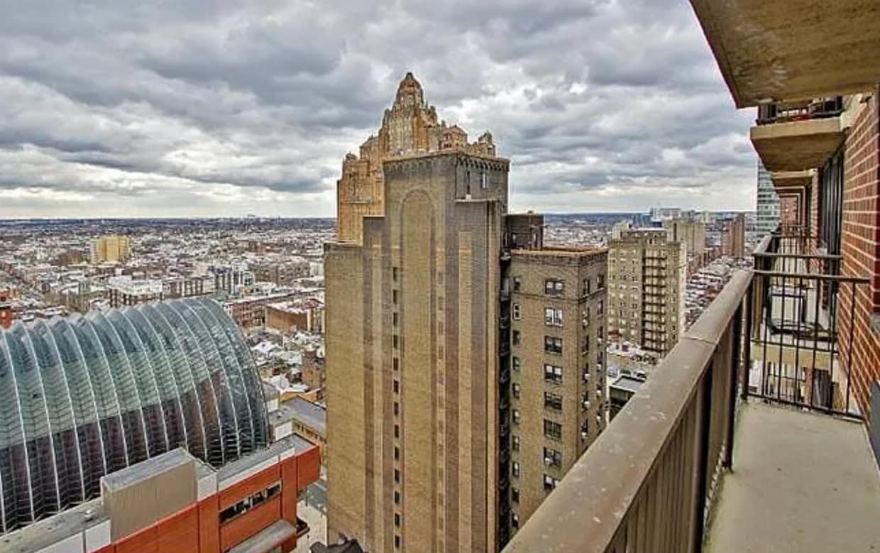 Foto principal - Spacious 1Bedroom unit in Center City.