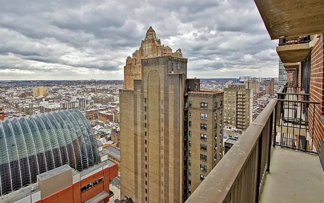 Primary Photo - Spacious 1Bedroom unit in Center City.