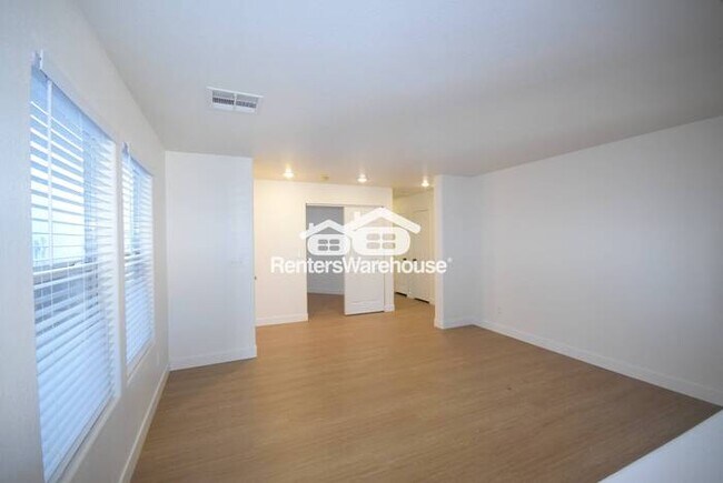 Foto del edificio - Available now! Beautiful 2 Bedroom 2 Bath home with Office/Den near Blue Diamond and I-15