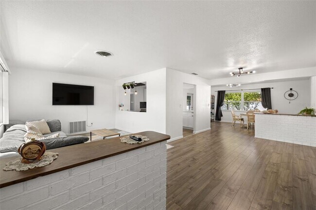 Foto del edificio - 3790 60th St N