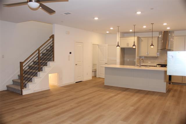 Building Photo - 3721 Rosemont Dr