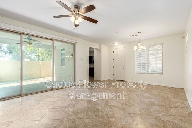 Foto del edificio - 9249 W Meadow Dr