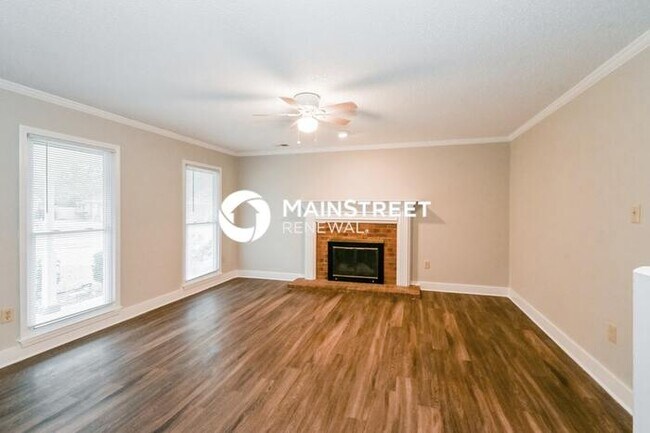 Building Photo - 4 Bedroom Pet-Friendly Home in MEMPHIS, TN with Main Street Renewal