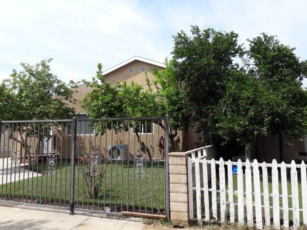 Building Photo - 14233 Tiara St