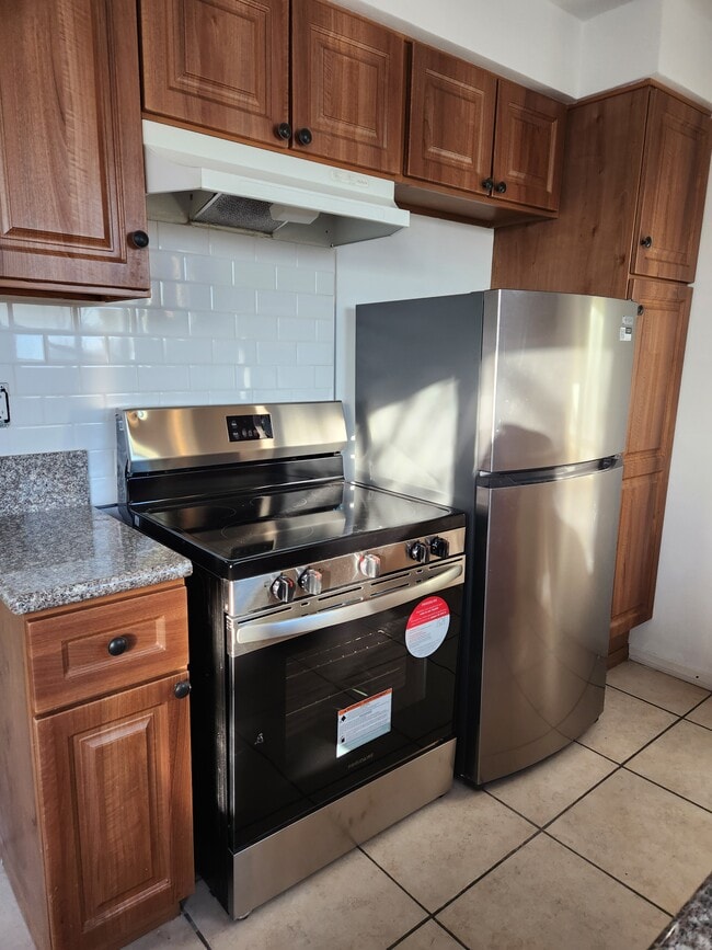 Building Photo - 6561 Fulton Ave