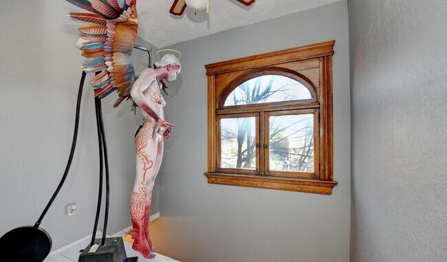 Foto del edificio - 705 Bryden Rd