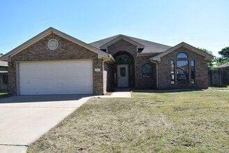 Building Photo - 713 Mustang Trail