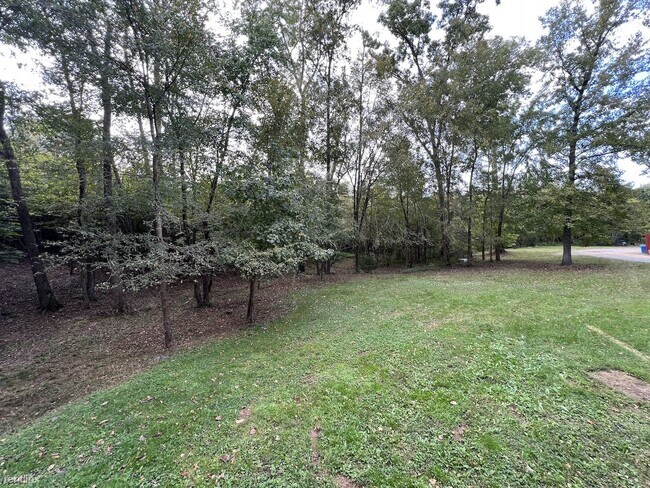 Building Photo - 2 br, 2 bath House - 5211 Summit Ave 5211