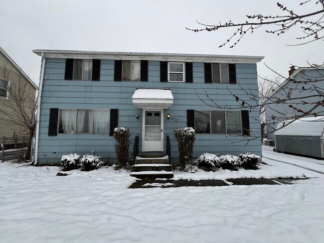 Foto del edificio - 512 Cayuga Rd