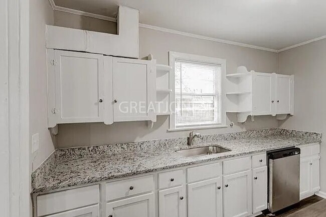 Foto del edificio - 2921 E Wynnton Ln