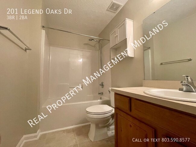 Building Photo - 201 Legend Oaks Dr