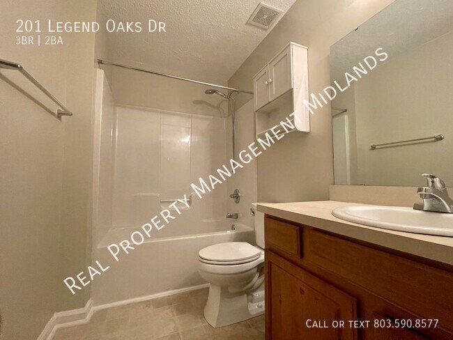 Foto del edificio - 201 Legend Oaks Dr