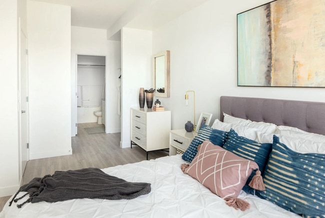 Building Photo - The Parkway