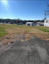 Building Photo - 90 Country Woods Dr