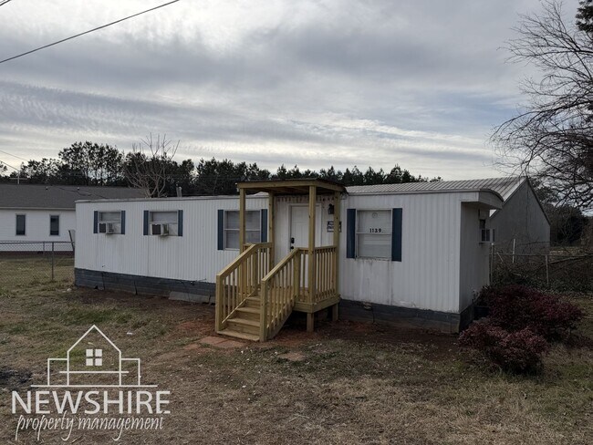 Foto del edificio - 1139 Ridgecrest Ave