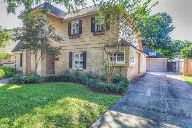 Building Photo - 1006 Rennie Dr
