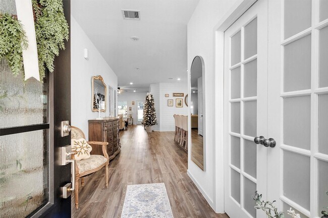 Building Photo - 8217 Boundary Waters Dr