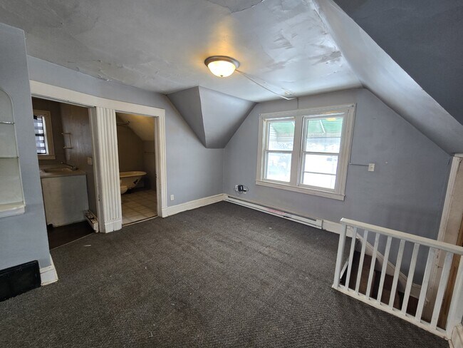 Building Photo - 102 South St