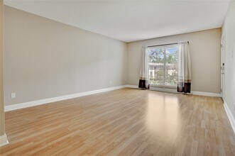 Building Photo - 1807 Stoney Brook Dr