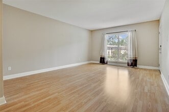 Building Photo - 1807 Stoney Brook Dr