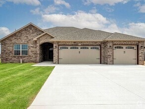 Building Photo - 200 Dunkle Dr