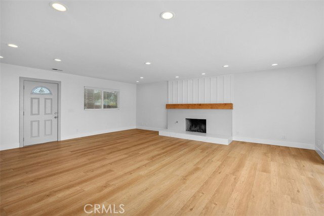 Building Photo - 246 W Escalones