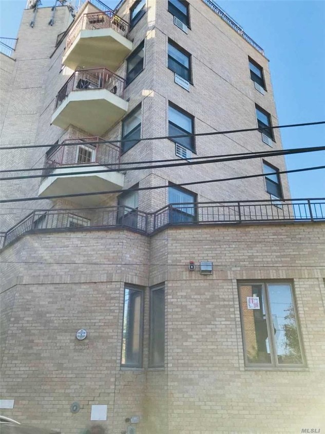 Primary Photo - 162-18-162-71 71st Ave