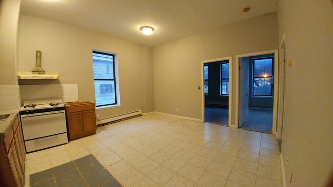 Building Photo - 275 56th St