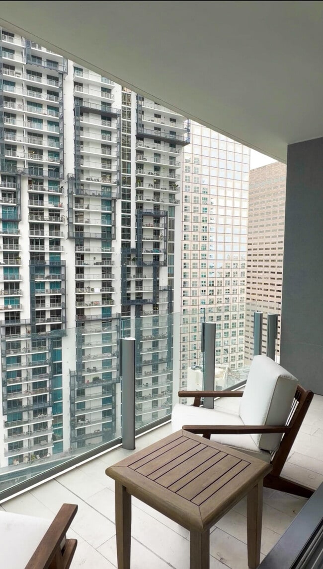 Building Photo - 300 Biscayne Blvd Way