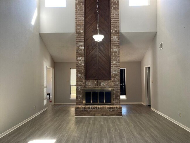 Foto del edificio - 2734 Colony Dr