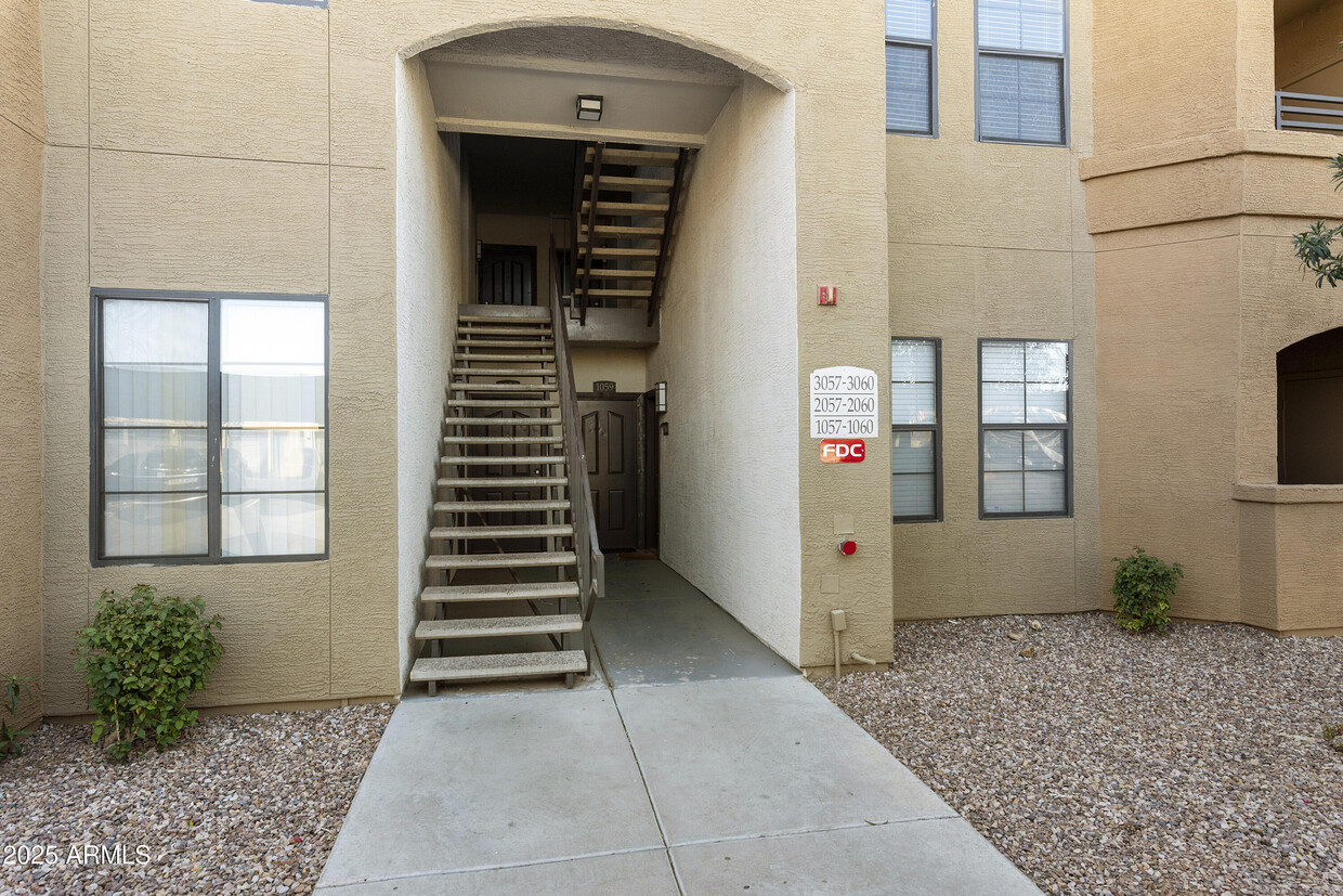 Foto principal - 5302 E Van Buren St