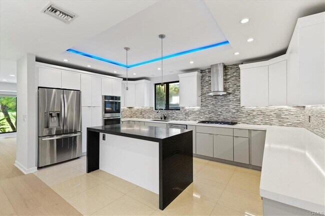 Foto del edificio - 15221 Valley Vista Blvd