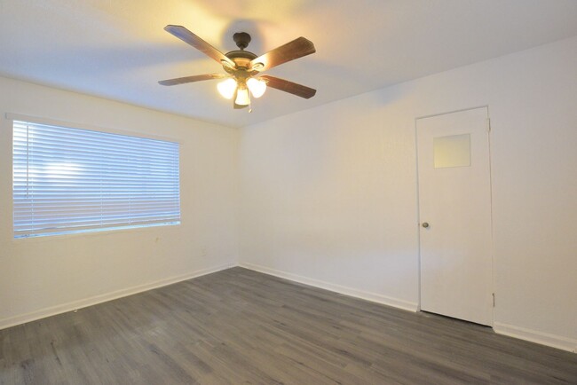 Foto del edificio - 1 br, 1 bath House - 2314 Formosa Ave